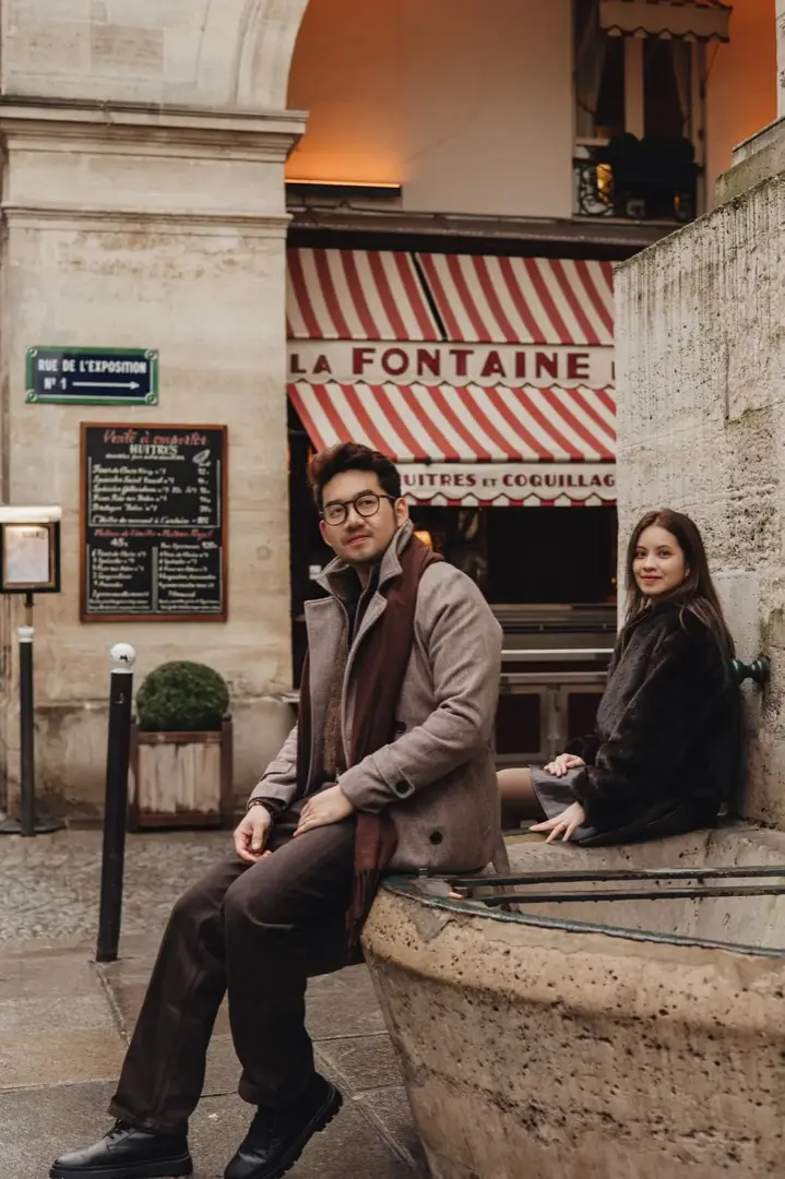 Couple photoshoot Paris — along the Seine